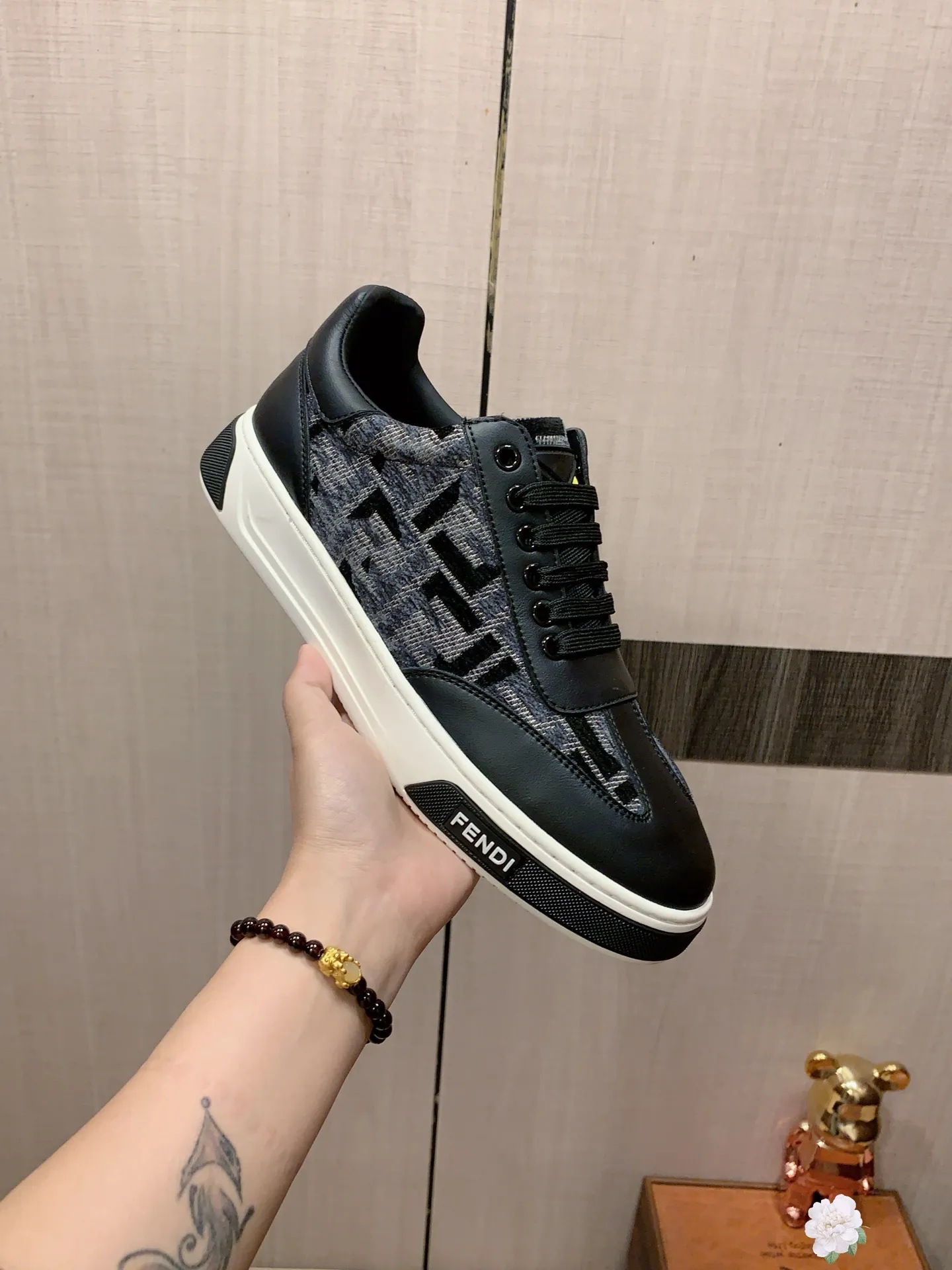 Men's men's shoes 💰420💰💰🎩🎩[Lightning][Lightning] "FENDI*" The latest and most popular casual shoes, top brand [Seduce] luxury ~ purchasing agent, top quality ~. [Strong] The upper is made of imported breathable cowhide with material ➕ breathable sheepskin feet (•) and fine workmanship. The original stylish and stylish soft rubber wear-resistant and non-slip outsole is light and comfortable on the feet. The real thing looks better when photographed in person. 0099: code: 38-44, 4️⃣ colors selected